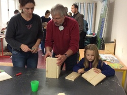  <a style='color: #fff;' href='/uploaded/photo/atelier-nichoirs-du-7-oct-2017-59db2476f395e.jpg'>(Télécharger)</a>