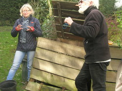 Daniel et Béatrice  <a style='color: #fff;' href='/uploaded/photo/atelier-s-initier-au-compost-5ac8d48d9532e.jpg'>(Télécharger)</a>