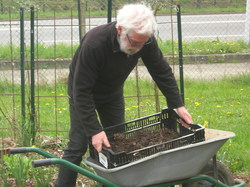  <a style='color: #fff;' href='/uploaded/photo/atelier-s-initier-au-compost-5ac8d48edf28e.jpg'>(Télécharger)</a>