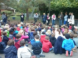  <a style='color: #fff;' href='/uploaded/photo/pose-des-nichoirs-a-l-ecole-525430a98a499.jpg'>(Télécharger)</a>