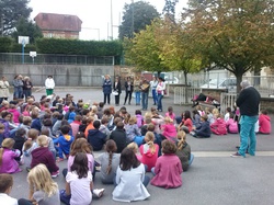  <a style='color: #fff;' href='/uploaded/photo/pose-des-nichoirs-a-l-ecole-525430e22aa1e.jpg'>(Télécharger)</a>