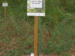 Collecte lors de la randonnée ! y'en a qui ne savent pas lire... <a style='color: #fff;' href='/uploaded/photo/randonnee-a-la-boussole-5bd5d7cc1d470.jpg'>(Télécharger)</a>