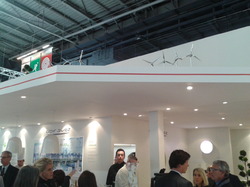 petites éoliennes en déco. Il y avait pas mal de stands liés aux énergies renouvelables <a style='color: #fff;' href='/uploaded/photo/salon-des-maires-et-des-collectivites-locales-50af21e88e6ae.jpg'>(Télécharger)</a>