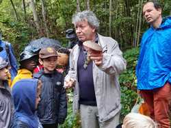  <a style='color: #fff;' href='/uploaded/photo/sortie-champignons-5d9f6232ed76f.jpg'>(Télécharger)</a>