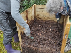  <a style='color: #fff;' href='/uploaded/photo/tous-au-compost-2021-6069c5f8c9fd1.jpg'>(Télécharger)</a>