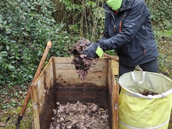  <a style='color: #fff;' href='/uploaded/photo/tous-au-compost-2021-6069c60a2a0ab.jpg'>(Télécharger)</a>